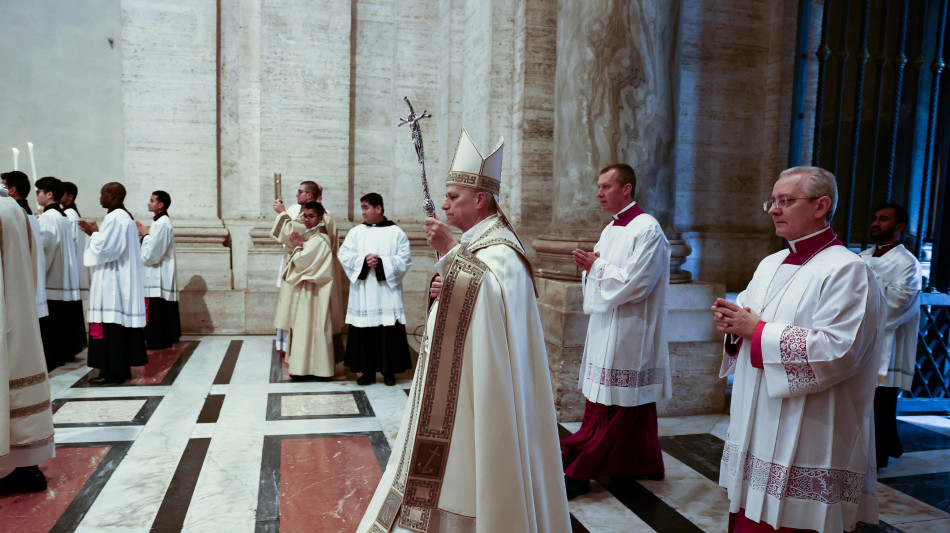 Il Papa, no ai deliri di onnipotenza, resistere alle lusinghe dei potenti