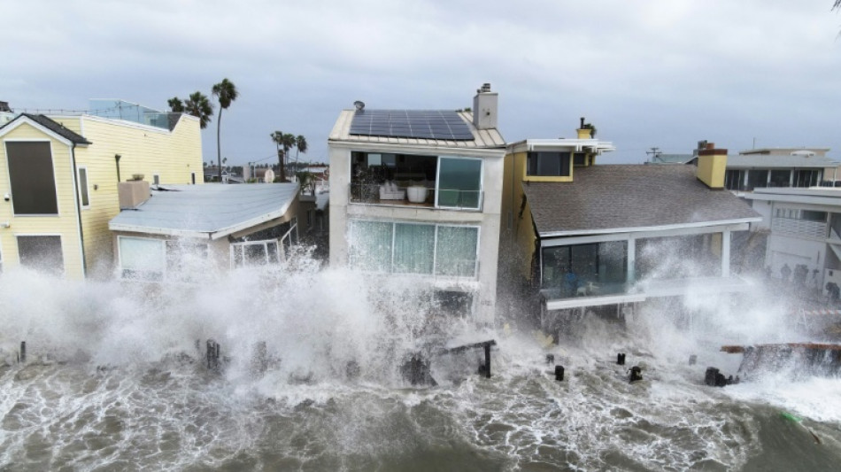 Costa oeste de EEUU se recupera de los destrozos provocados por la tormenta Rachel