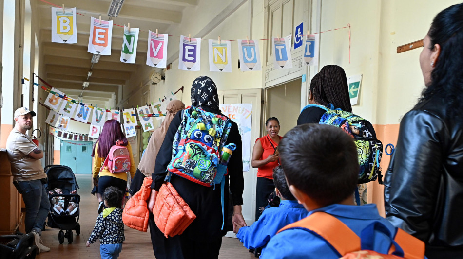 Ucei, pericoloso minuto silenzio a scuola solo per Gaza