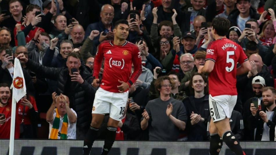 Man Utd beat Brentford to close on Champions League berth