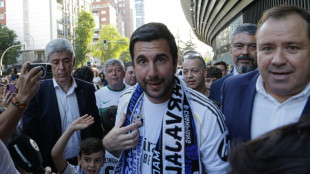 Riquelme desafiar&aacute; a P&eacute;rez en elecciones a presidencia del Real Madrid