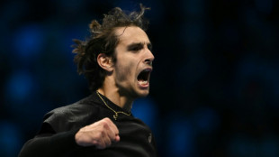 Musetti vence De Minaur e adia classificação de Alcaraz para semis do ATP Finals