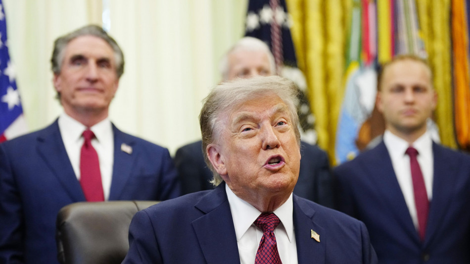 Ira di Trump per i raid su target Usa, colpiremo l'Iran duramente