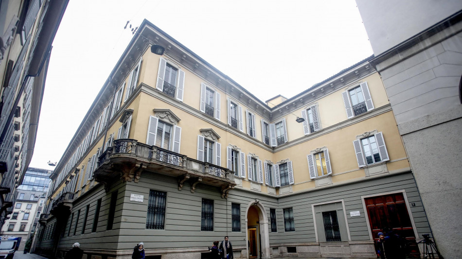 ++ Mediobanca, utile gi&ugrave; a 513 milioni in 6 mesi per 110 milioni di voci non ricorrenti ++