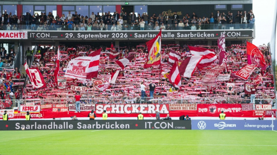 Five-star Leipzig return to form with Hamburg thumping