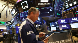 Wall Street ouvre en baisse, min&eacute;e par la remont&eacute;e des taux obligataires