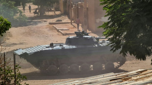 Sud&atilde;o tem combates violentos antes da tr&eacute;gua prometida pelos generais rivais