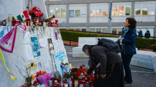El papa, hospitalizado desde hace tres semanas, pas&oacute; "una noche tranquila"