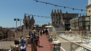 Bus invisibili ai turisti, cos&igrave; Barcellona difende i residenti