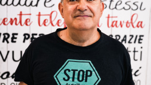 Elio debutta alla regia con La Crepa