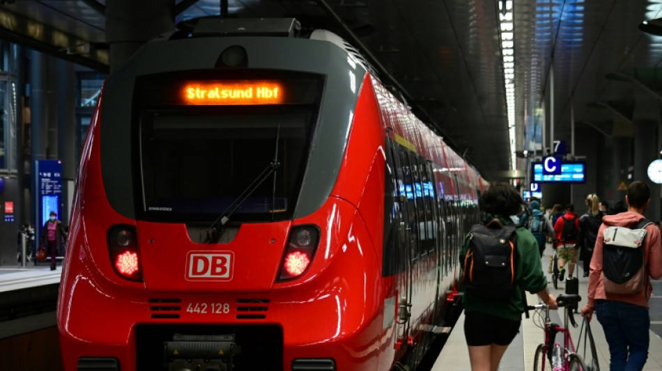 Bahn will strenger gegen gef&auml;lschte Deutschlandtickets vorgehen