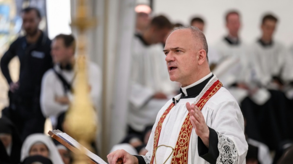 La comunidad tradicionalista desaf&iacute;a al Vaticano consagrando a cuatro obispos