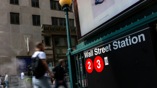 Wall Street termine en ordre dispers&eacute;, incit&eacute;e &agrave; la retenue