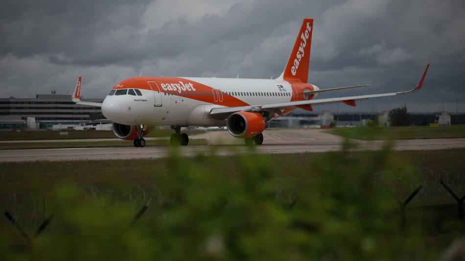 Easyjet respinge offerta Castlelake, sul piatto 625 pence per azione