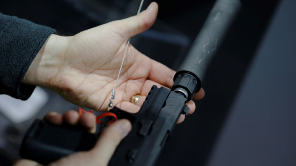 Reisender mit Pistole samt Schalldämpfer an Flughafen in Bremen gestoppt