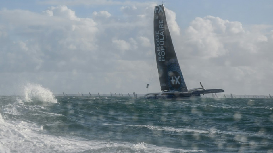 Route du Rhum: casse pour Le Cl&eacute;ac'h, Caudrelier sous pression