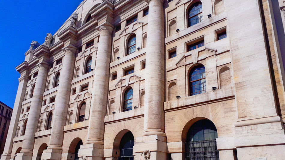 Borsa: Milano brilla (+1,4%), bene Stellantis, Iveco e Unicredit