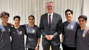 La selecci&oacute;n iran&iacute; abandona Australia sin las cinco futbolistas asiladas