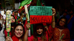 Pakistans Parlament ber&auml;t &uuml;ber Misstrauensantrag gegen Premierminister Khan 