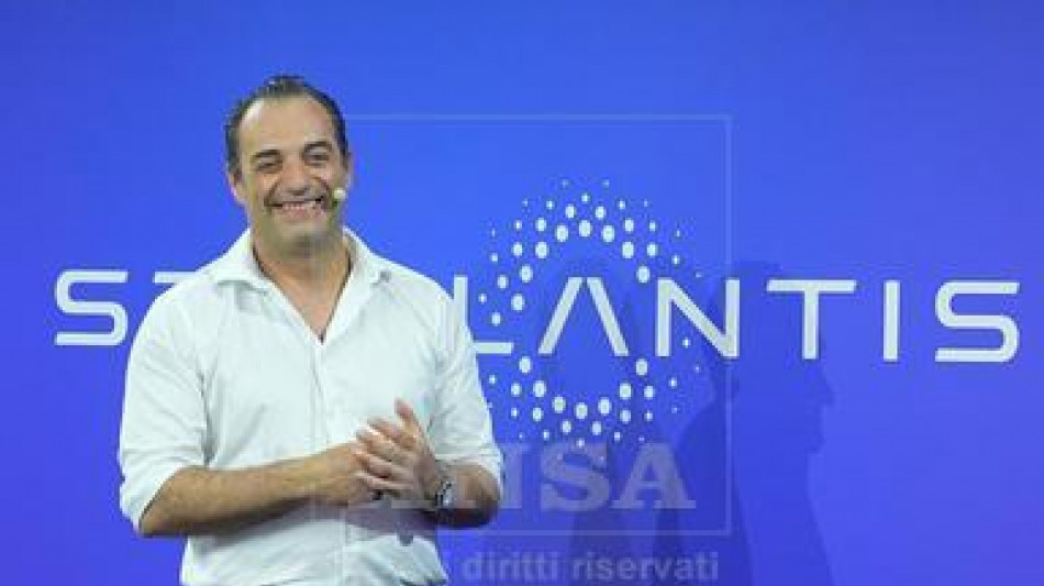 Stellantis, nel 2025 più ricavi e redditività a una cifra